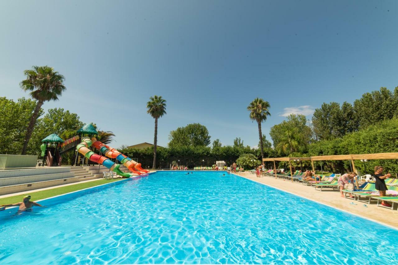 Marina Di Rossano Village Club Екстериор снимка